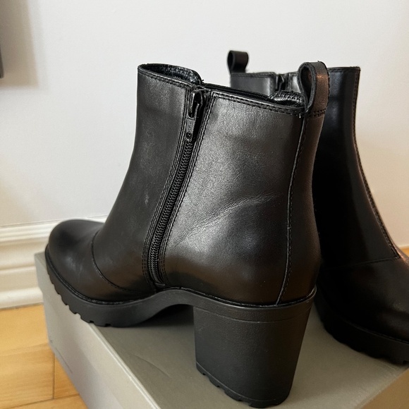 Vagabond Heel Boots with Zipper - Picture 5 of 6